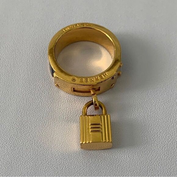 ❤️RARE❤️ HERMES Kelly Gold Tone Scarf Ring - Picture 2 of 11